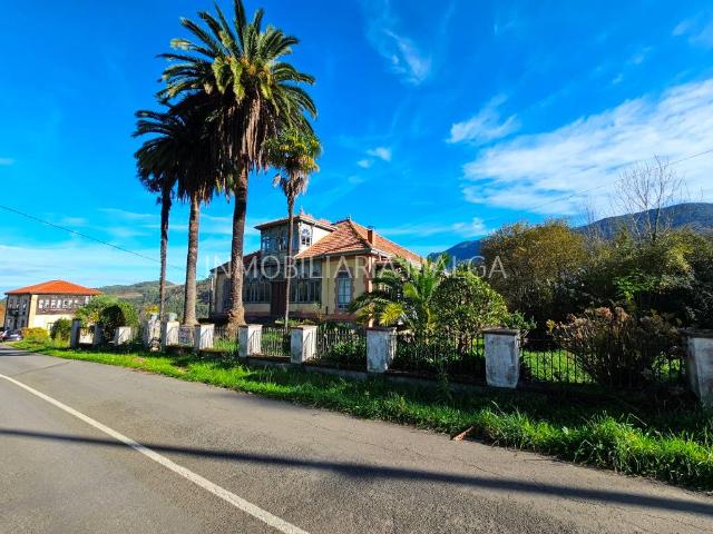 Villa en venta en Colunga, El Ferreru
