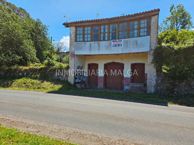 Villa en venta en Colunga, El Ferreru
