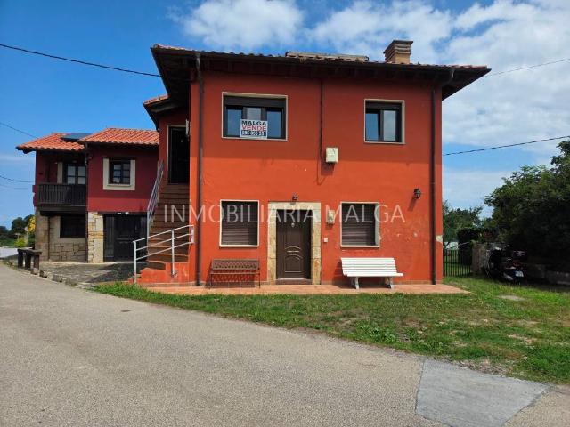 Chalet en venta en El Ferreru, Colunga