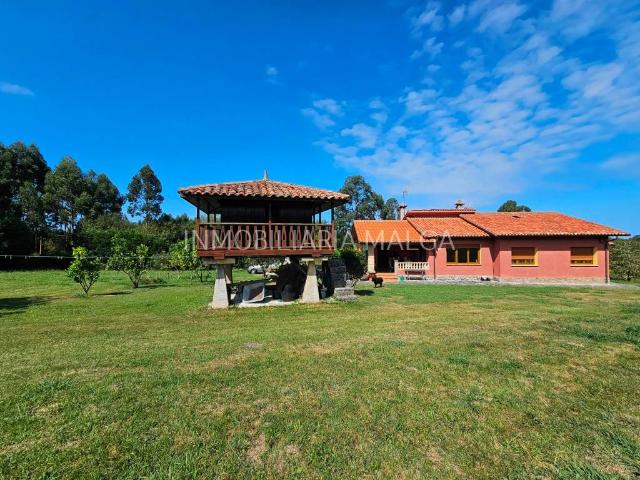 Chalet en venta en El Ferreru, Colunga