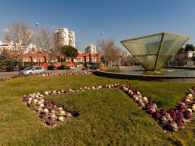 Villa en venta en Madrid, Cortes