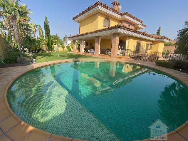 Chalet en venta en Distrito de Quinto, Dos Hermanas