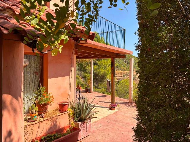 Chalet en venta en Confrides, Alacant / Alicante