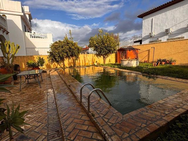 Chalet en venta en Utrera, Andalucía