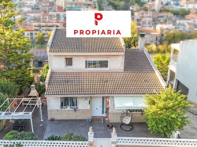 Chalet en venta en Corbera De Llobregat, Barcelona