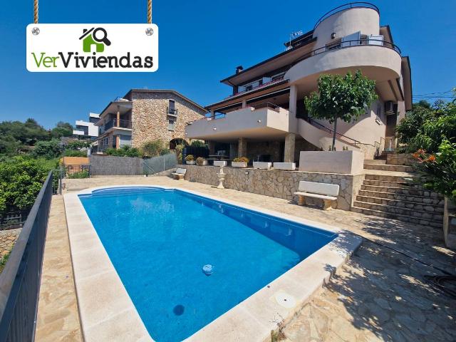 Villa en venta en Corbera De Llobregat