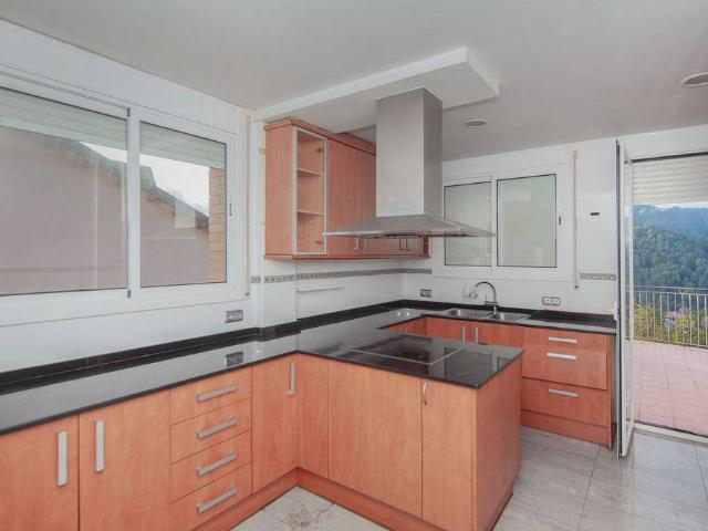 Villa en venta en Corbera De Llobregat