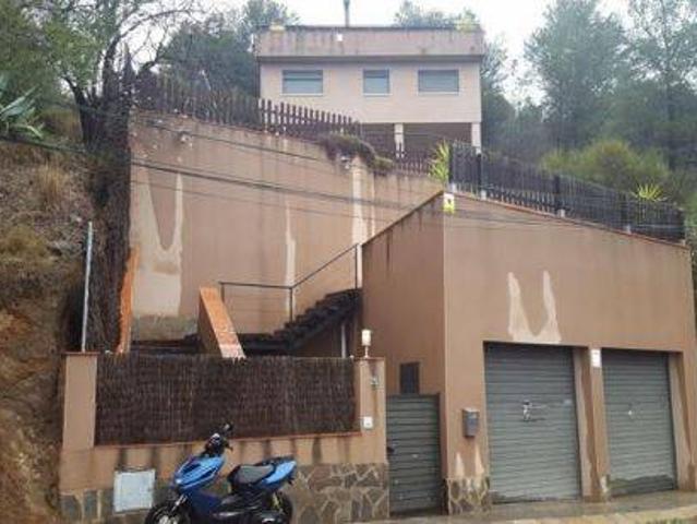 Villa en venta en Corbera De Llobregat