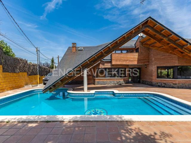 Villa en venta en Corbera De Llobregat