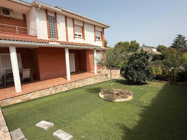 Chalet en venta en Corbera De Llobregat, Barcelona