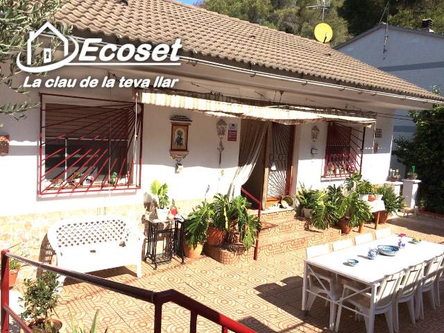 Villa en venta en Corbera De Llobregat