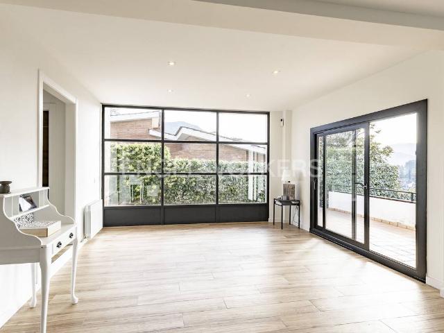 Villa en venta en Corbera De Llobregat