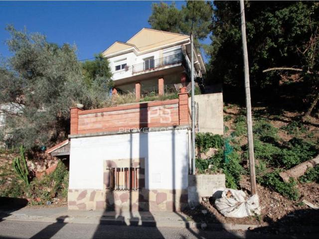 Villa en venta en Corbera De Llobregat