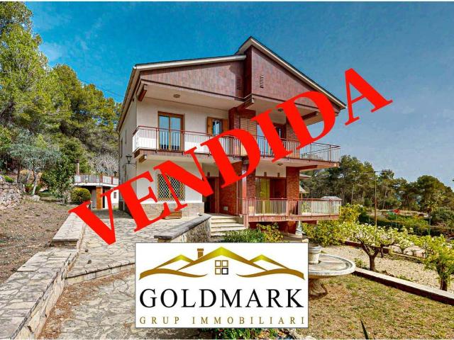 Villa en venta en Corbera De Llobregat