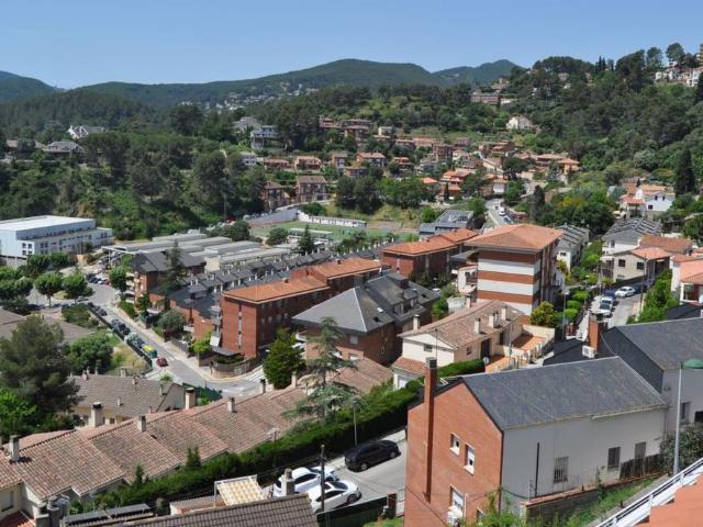 Villa en venta en Corbera De Llobregat
