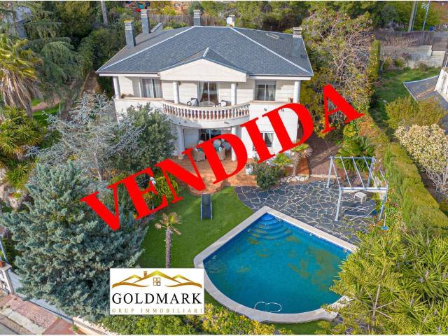 Villa en venta en Corbera De Llobregat