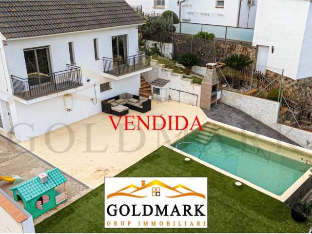Villa en venta en Corbera De Llobregat