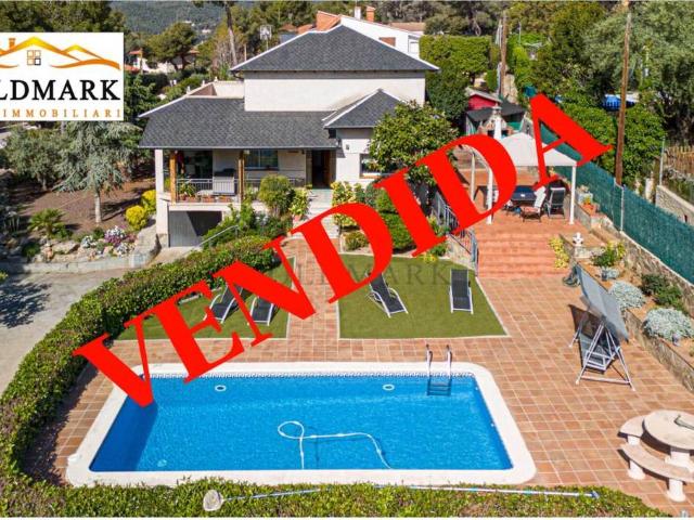 Villa en venta en Corbera De Llobregat