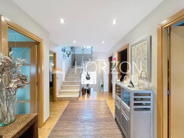 Villa en venta en Corbera De Llobregat