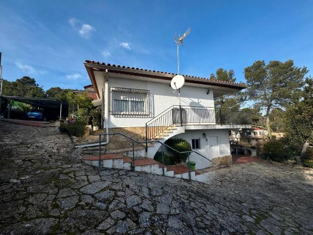 Villa en venta en Corbera De Llobregat