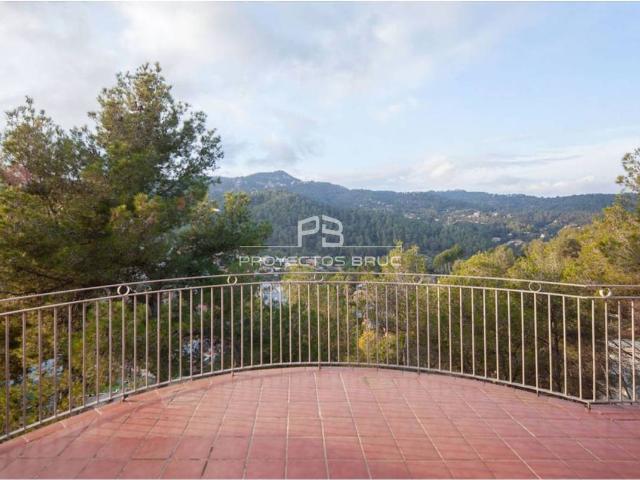 Villa en venta en Corbera De Llobregat