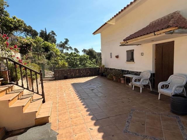 Villa en venta en Corbera De Llobregat