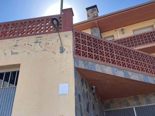 Villa en venta en Corbera De Llobregat