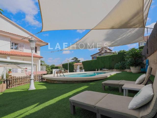 Chalet en venta en Corbera De Llobregat, Barcelona