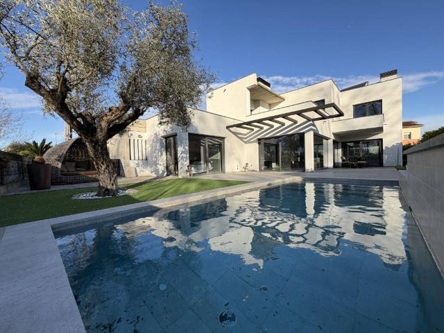 Chalet en venta en Pla de l'Estany, Catalunya