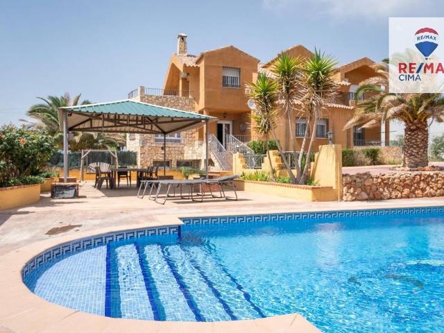 Villa en venta en Cortes De Baza