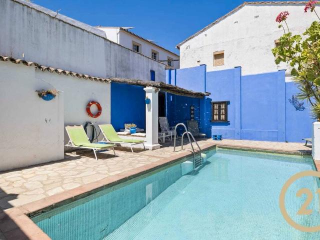 Villa en venta en Cortes De La Frontera, Residencial La Palacia