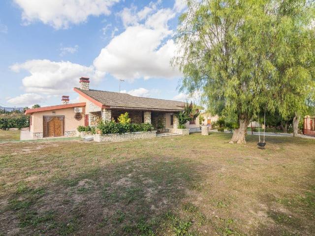 Chalet en venta en Cortes, Madrid