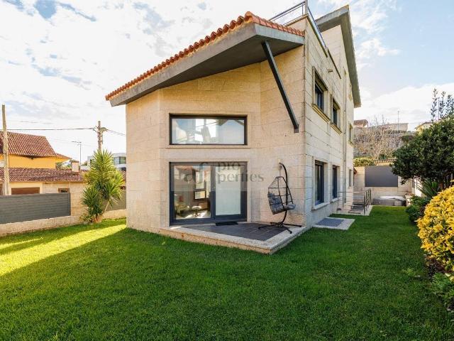 Chalet en venta en A Divina Pastora, Vigo