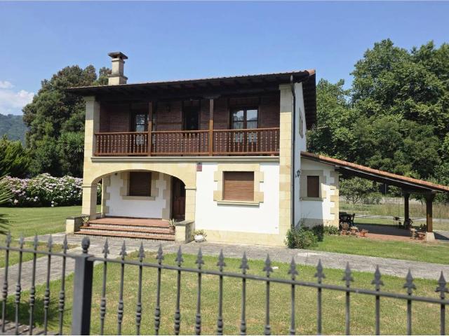 Chalet en venta en Corvera De Toranzo, Cantabria