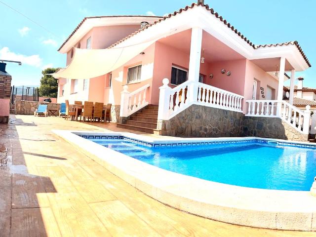 Villa en venta en Mont-roig Del Camp