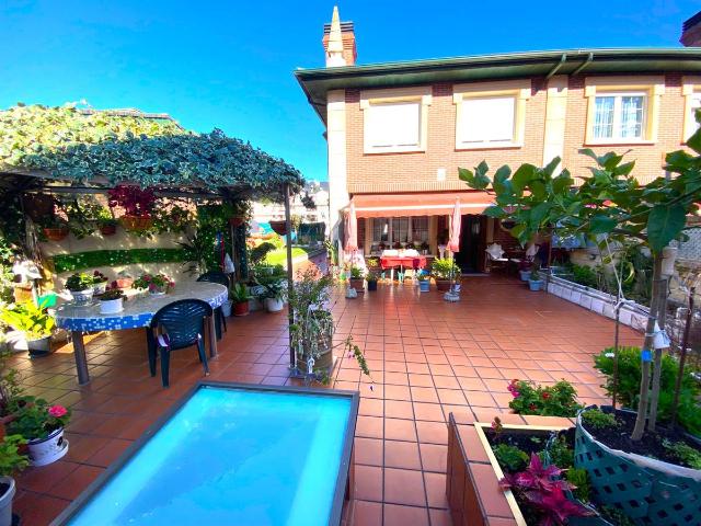 Chalet en venta en Casco Histórico, Castro-urdiales