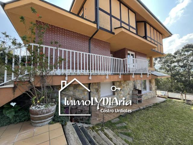 Chalet en venta en Casco Histórico, Castro-urdiales