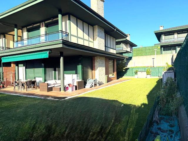 Chalet en venta en Casco Histórico, Castro-urdiales