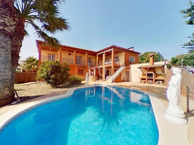 Villa en venta en Creixell