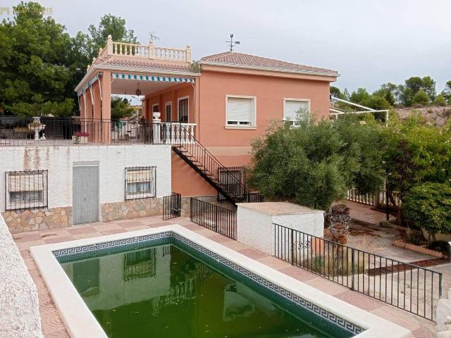 Villa en venta en Crevillent