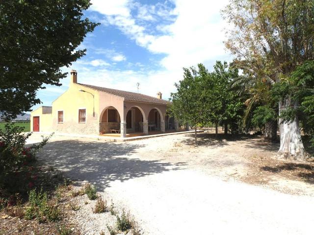 Villa en venta en Crevillent