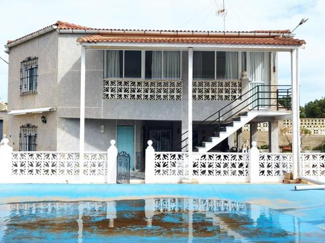 Villa en venta en Crevillent