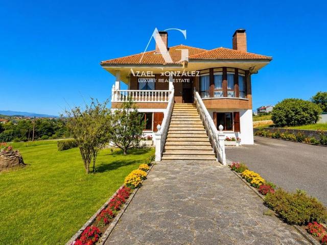 Chalet en venta en Mogro, Miengo