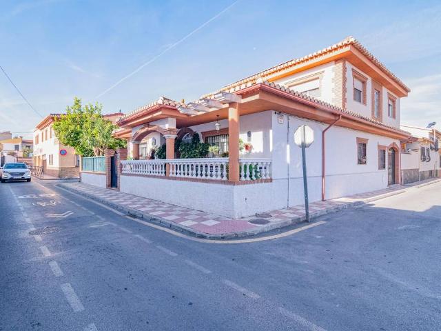 Chalet en venta en Cúllar Vega, Granada