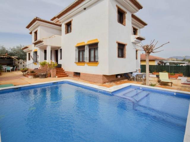 Chalet en venta en Cúllar Vega, Granada