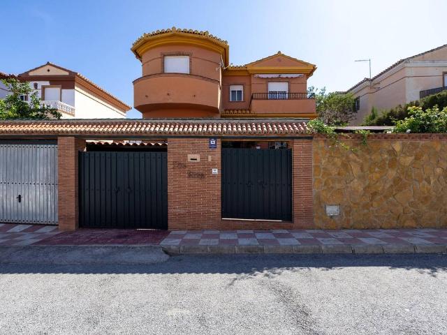 Chalet en venta en Cúllar Vega, Granada