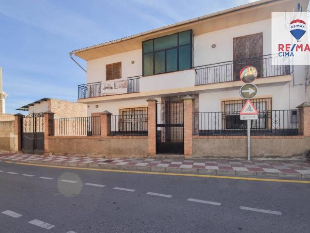 Chalet en venta en Cúllar Vega, Granada