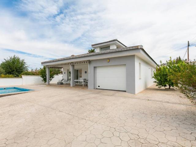 Chalet en venta en Cúllar Vega, Granada