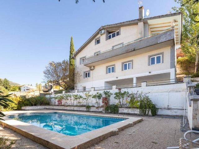 Villa en venta en La Zubia, Barrio Ermitaño
