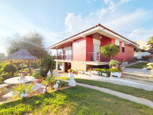 Chalet en venta en Cunit, Tarragona